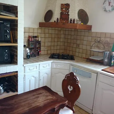 Private 1 Bedroom Flat In Le Pecq